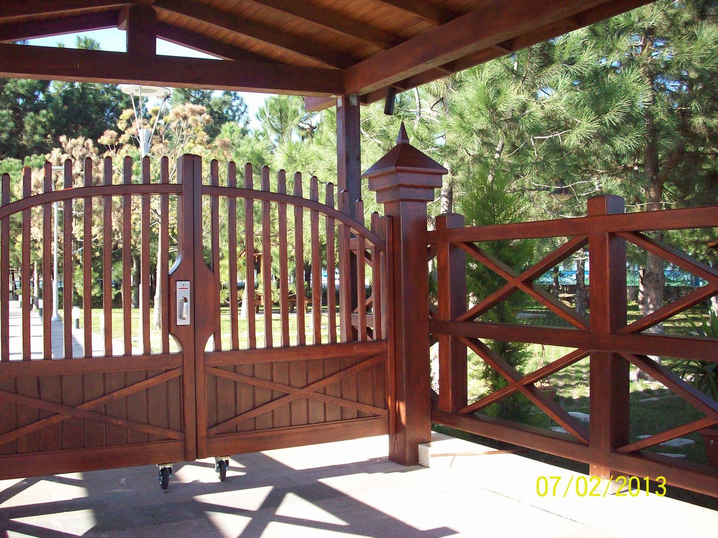 ÇİT VE KORKULUKLAR, Gürsoy Kerestecilik Gürsoy Kerestecilik Classic style garden Wood Wood effect Fencing & walls