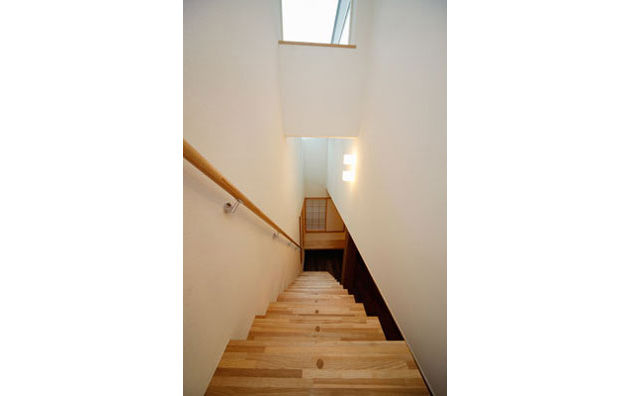 光の降る家, 株式会社Ｆｉｔ建築設計事務所 株式会社Ｆｉｔ建築設計事務所 Modern Corridor, Hallway and Staircase Wood Wood effect