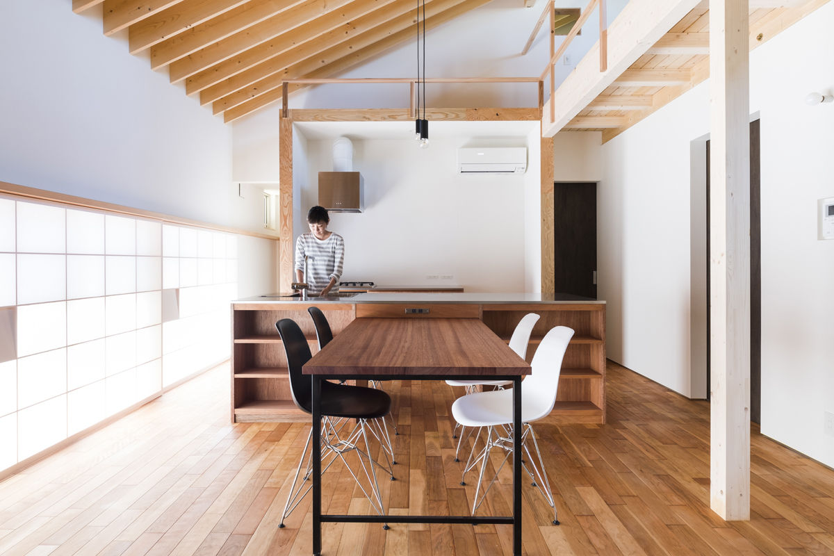 奏でる家, 一級建築士事務所 Atelier Casa 一級建築士事務所 Atelier Casa Kitchen Solid Wood Multicolored