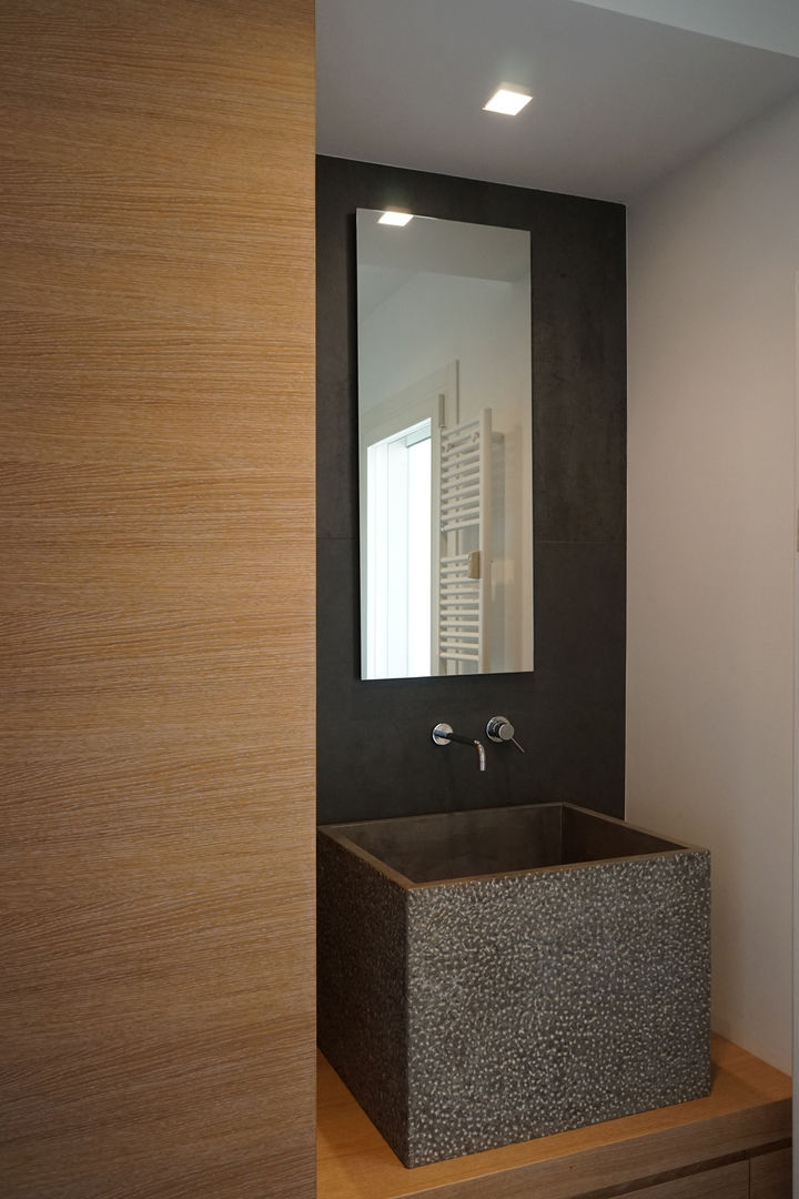 Appartamento R+R, Andrea Gaio Design Andrea Gaio Design Modern bathroom