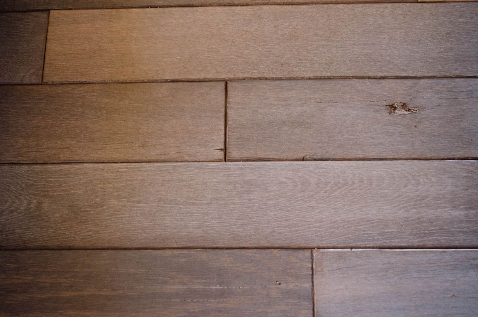 Piso en madera de Lenga. Ignisterra S.A. Paredes y pisos de estilo rústico Madera Acabado en madera