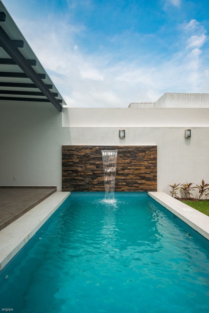 Casa Ax4, ROKA Arquitectos ROKA Arquitectos Piscinas de estilo minimalista Cuarzo