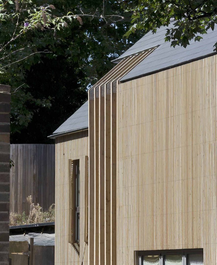 Private Residence - Scoble Place - Siberian Larch Cladding Designcubed Modern home Wood Wood effect siberian larch,modern,wood cladding,london