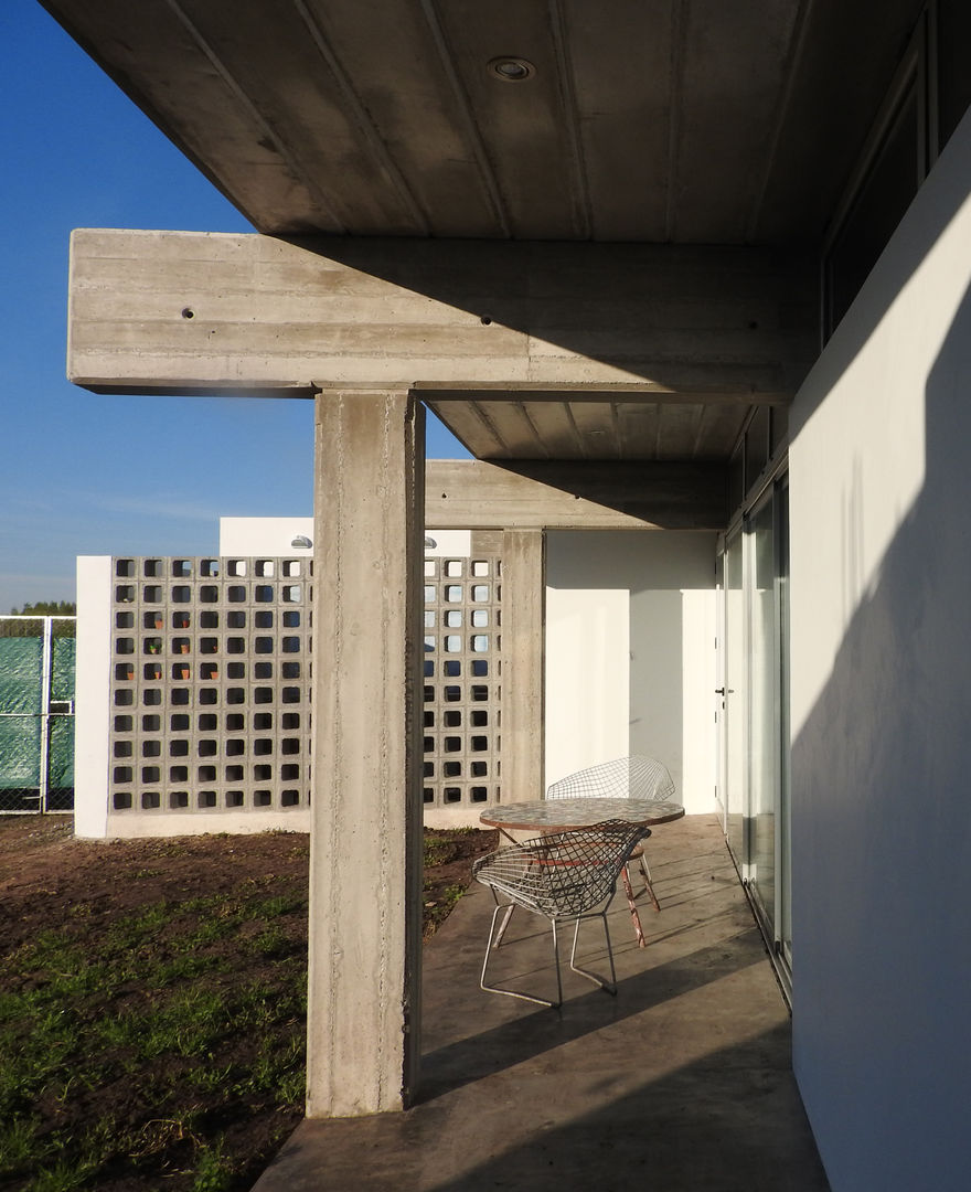 VIVIENDA RR, riverorolnyarquitectos riverorolnyarquitectos Modern Evler