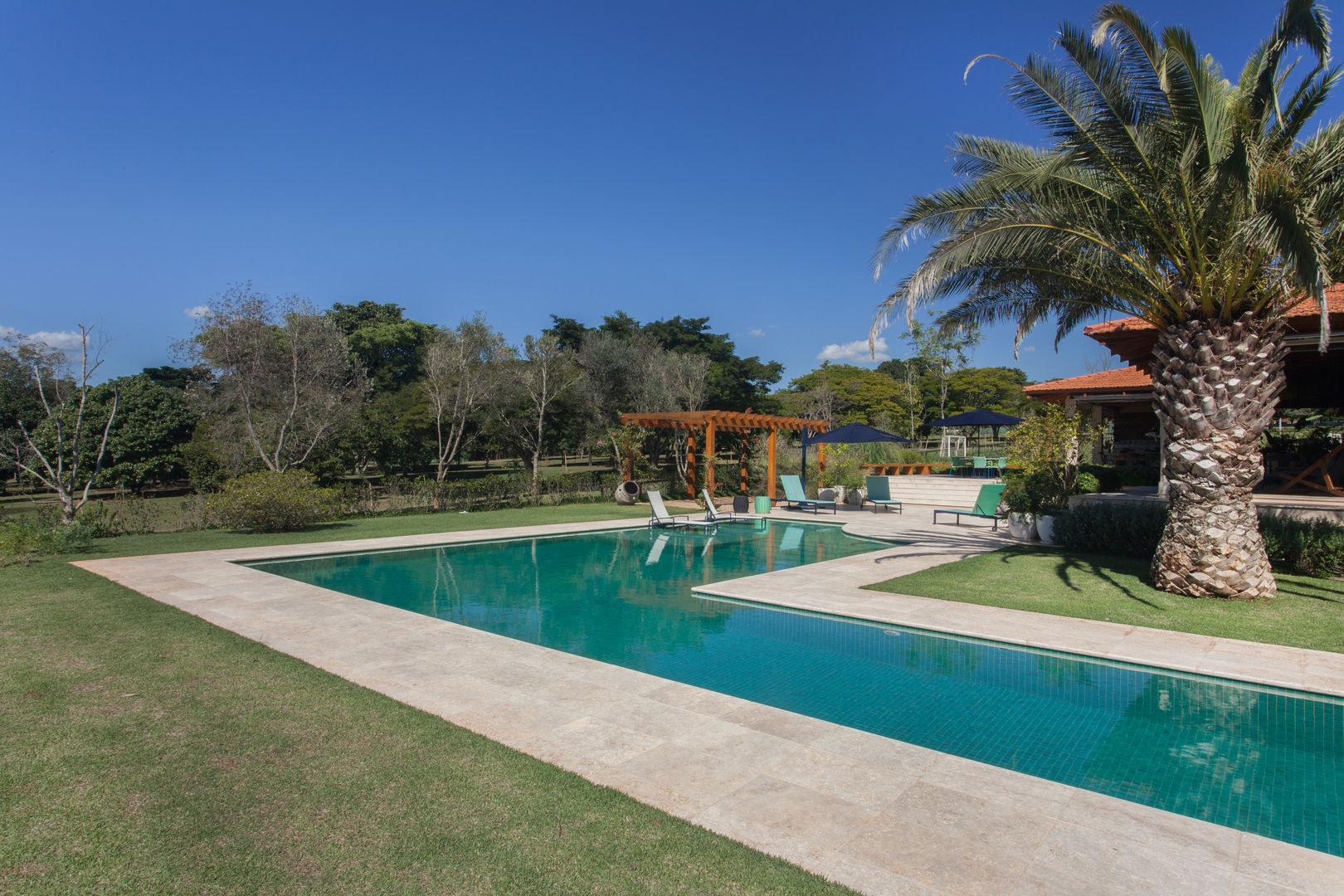 homify Piscinas de estilo rural