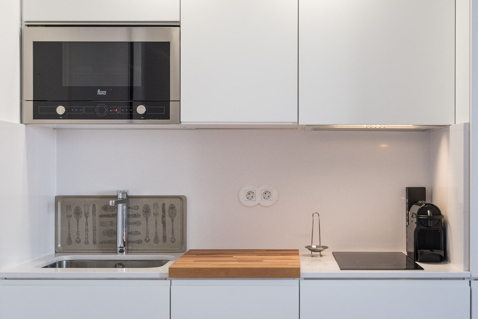 REMODELAÇÃO_APARTAMENTO AJUDA | Lisboa | PT, OW ARQUITECTOS lda | simplicity works OW ARQUITECTOS lda | simplicity works Kitchen Bench tops