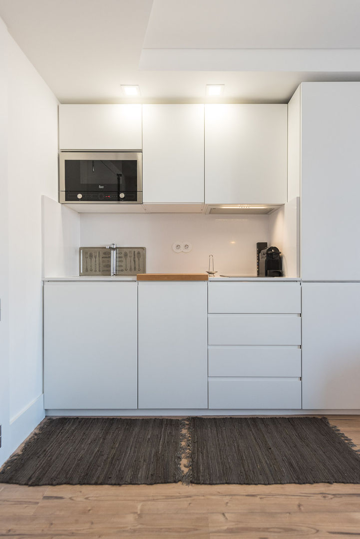 REMODELAÇÃO_APARTAMENTO AJUDA | Lisboa | PT, OW ARQUITECTOS lda | simplicity works OW ARQUITECTOS lda | simplicity works 작은 주방