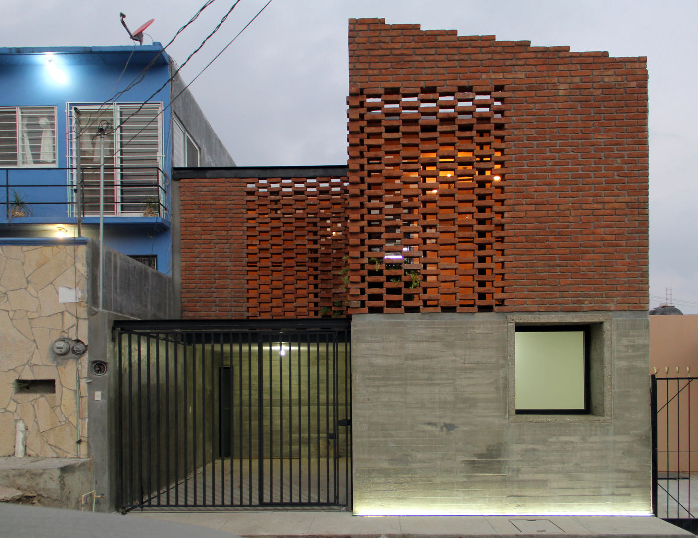 Casa Tadeo, Apaloosa Estudio de Arquitectura y Diseño Apaloosa Estudio de Arquitectura y Diseño منازل