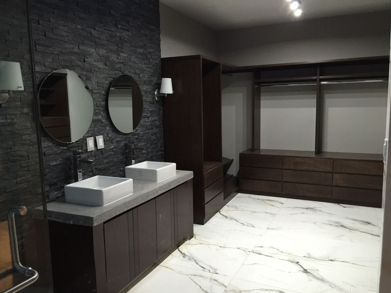 REMACU, The arkch's Arquitectos The arkch's Arquitectos Modern style bathrooms Marble