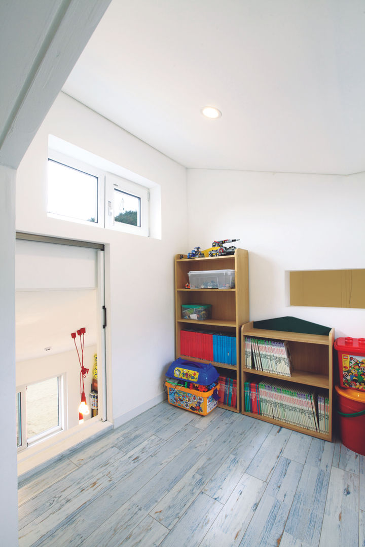 Scandihaus, 춘건축 춘건축 Dormitorios infantiles de estilo moderno