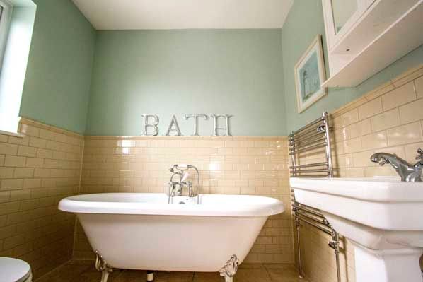 Extension, Loft Conversion & Complete Refurbishment – Kingston, Cube Lofts Cube Lofts Modern bathroom