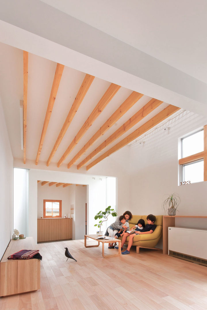 Yamashina House, ALTS DESIGN OFFICE ALTS DESIGN OFFICE Scandinavian style houses Wood Wood effect