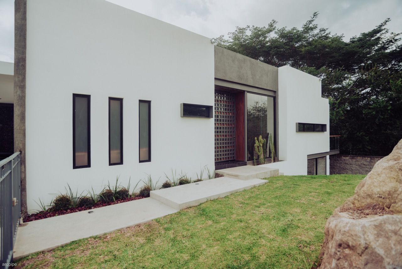 CASA ALTOZANO, ROKA Arquitectos ROKA Arquitectos Rumah Gaya Eklektik