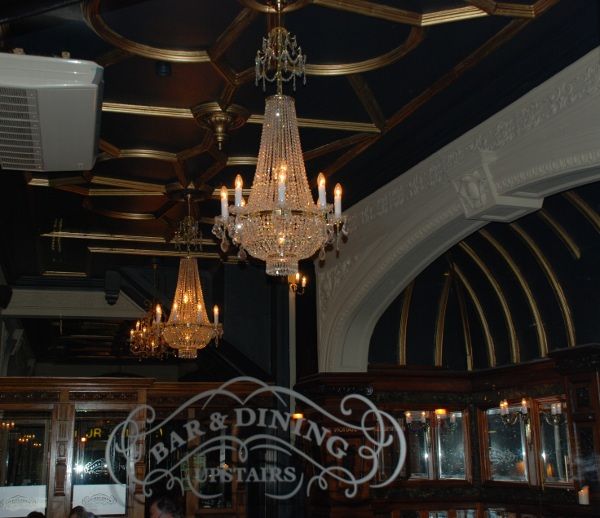 The Swan Inn, Classical Chandeliers Classical Chandeliers راهرو سبک کلاسیک، راهرو و پله