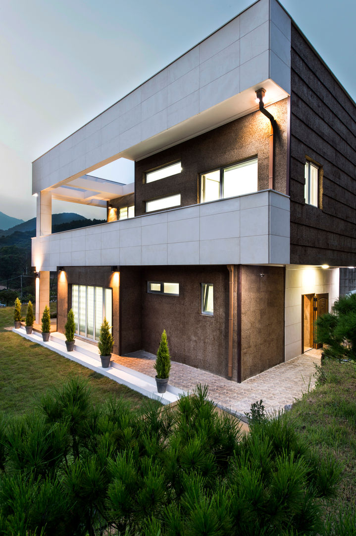 homify Modern houses