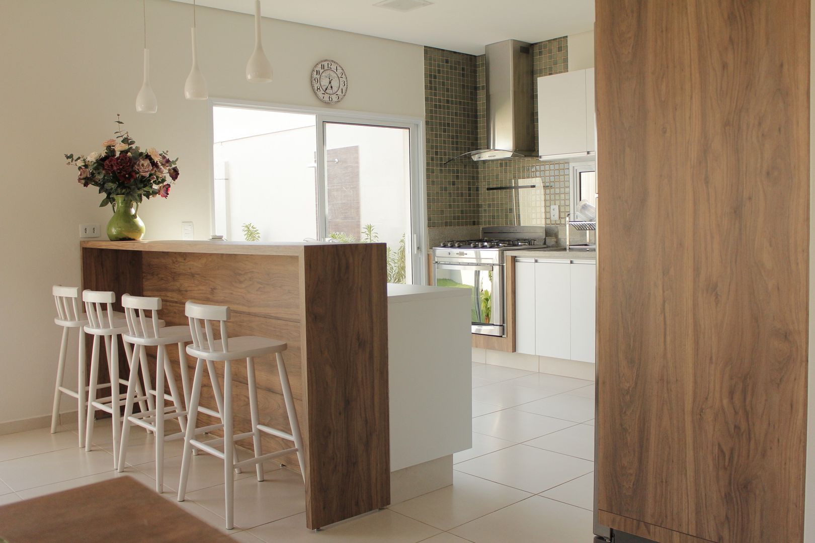 Casa TM , Lozí - Projeto e Obra Lozí - Projeto e Obra Kitchen