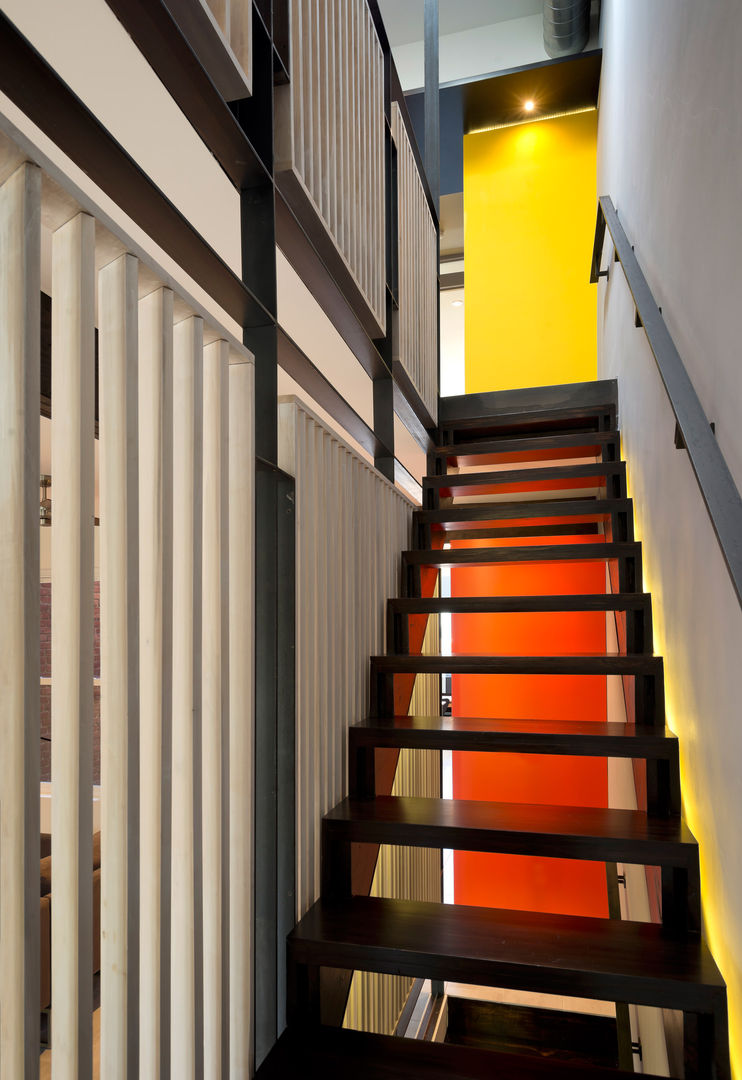 Mi Casita : Carmen's, KUBE architecture KUBE architecture Modern Corridor, Hallway and Staircase