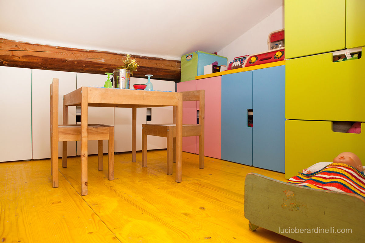 Casa Gion, senzanumerocivico senzanumerocivico Habitaciones para niños de estilo moderno
