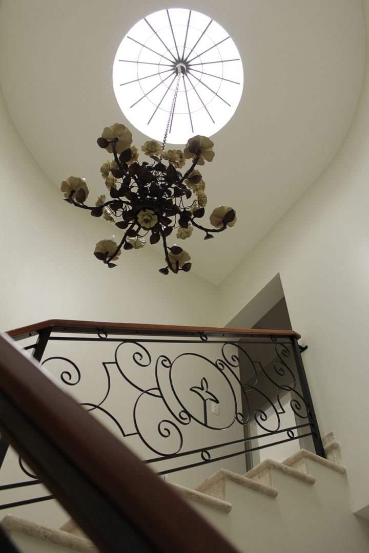 Casa VR, Lozí - Projeto e Obra Lozí - Projeto e Obra Classic corridor, hallway & stairs Lighting