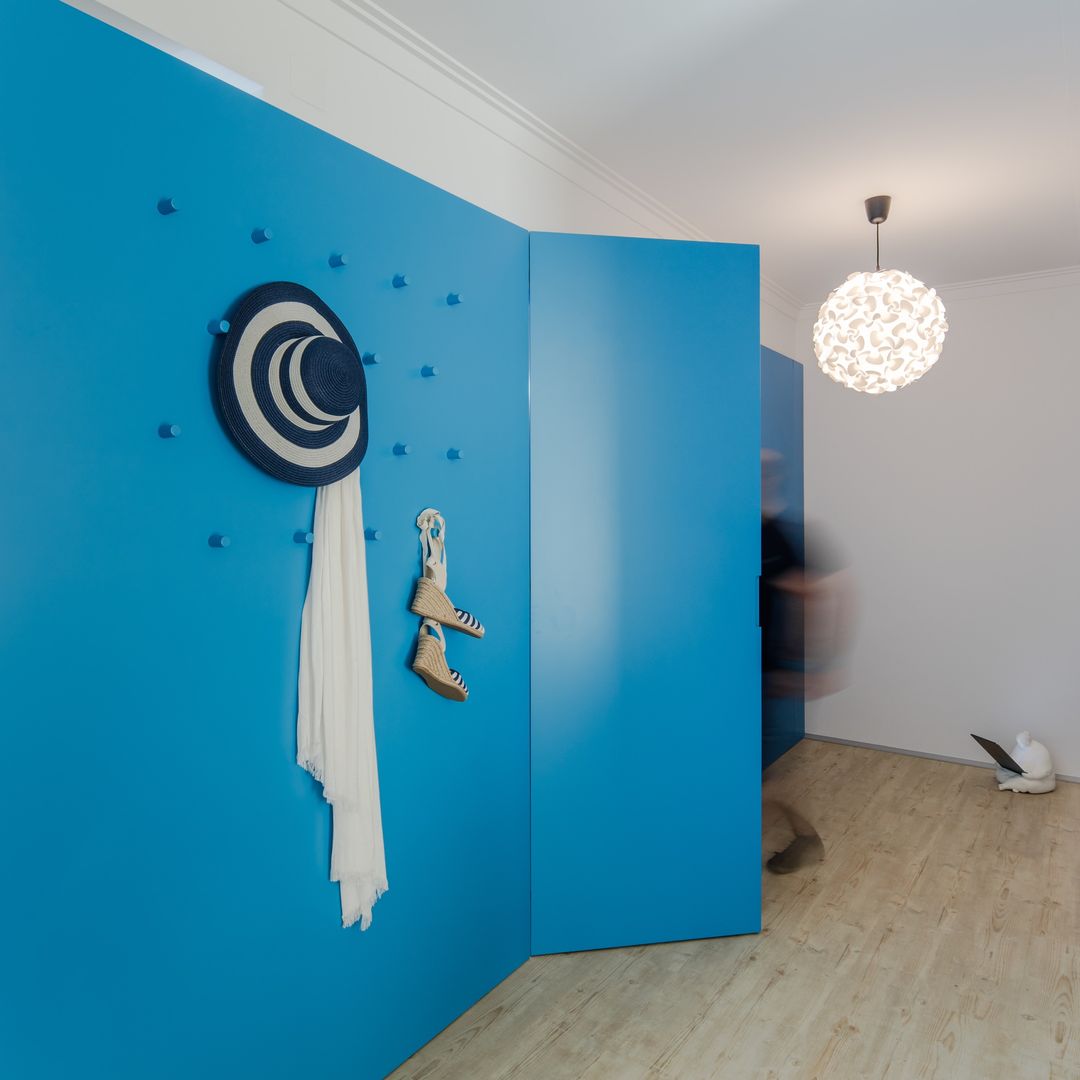 Caminha Refurbishment, Tiago do Vale Arquitectos Tiago do Vale Arquitectos Eclectic style corridor, hallway & stairs MDF