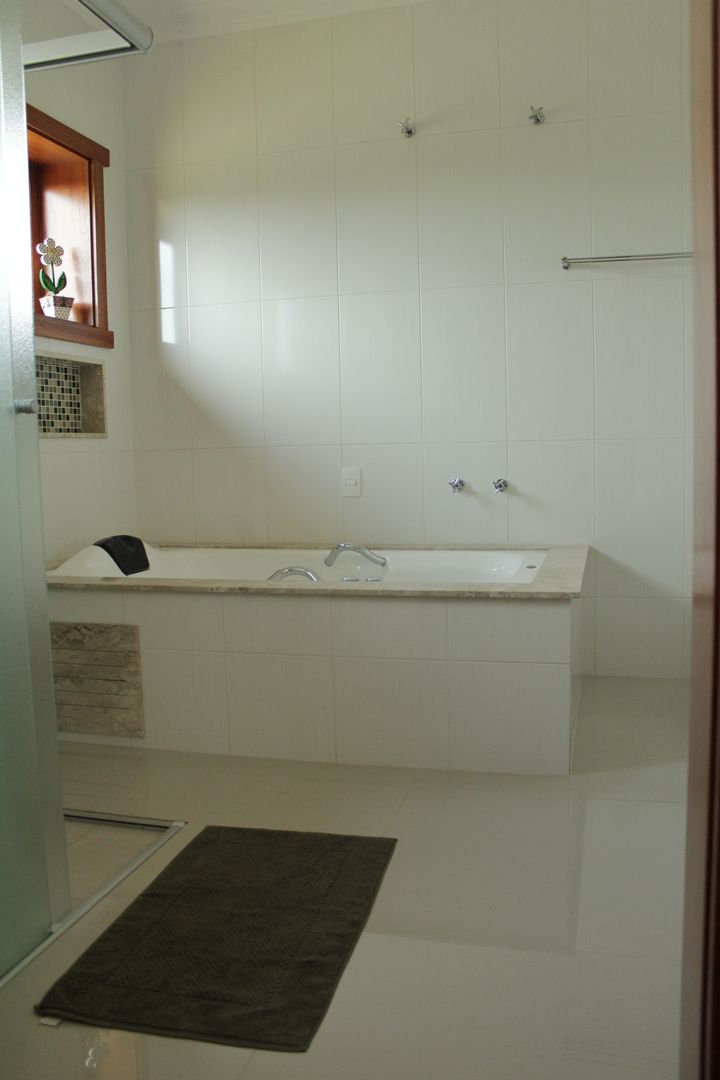 Casa FC, Lozí - Projeto e Obra Lozí - Projeto e Obra Minimalist style bathroom