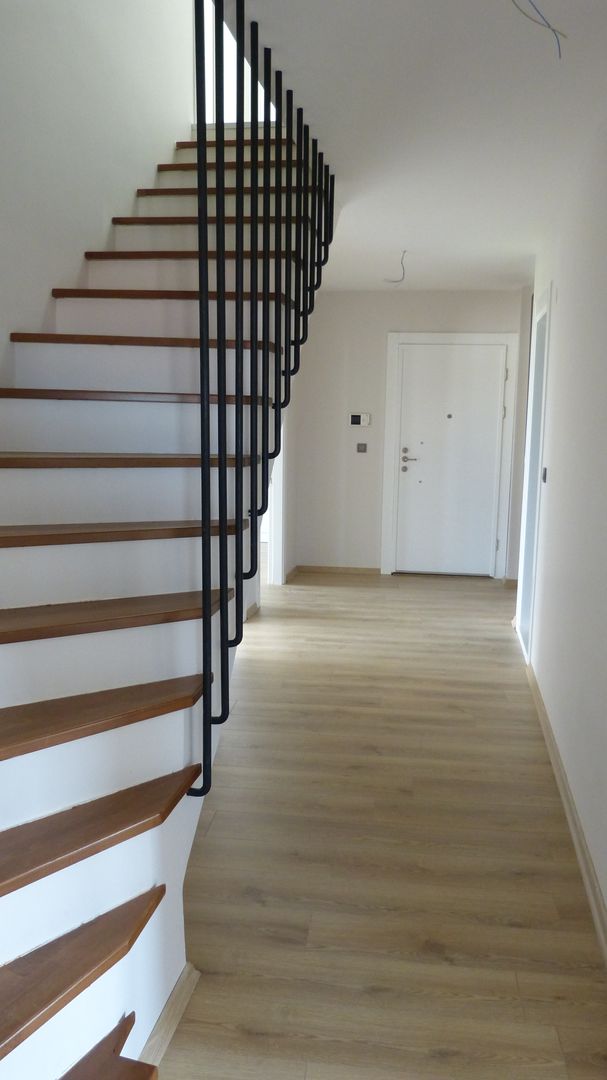 Lavinya Apartmanı, yücel partners yücel partners Modern corridor, hallway & stairs Wood Wood effect