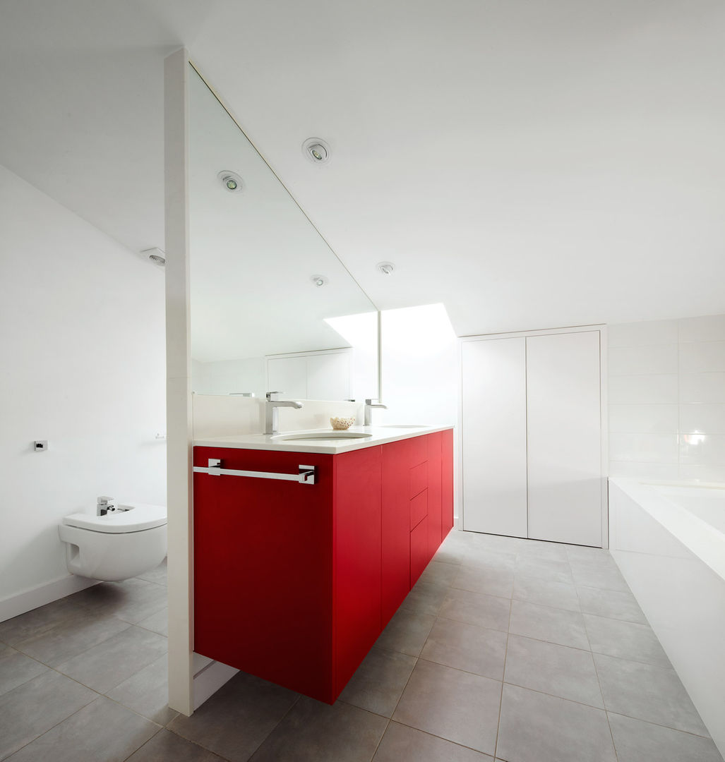 Una Reforma dejada a medias se convirtió en un Hogar Moderno, Vallribera Arquitectes Vallribera Arquitectes Minimalist Banyo