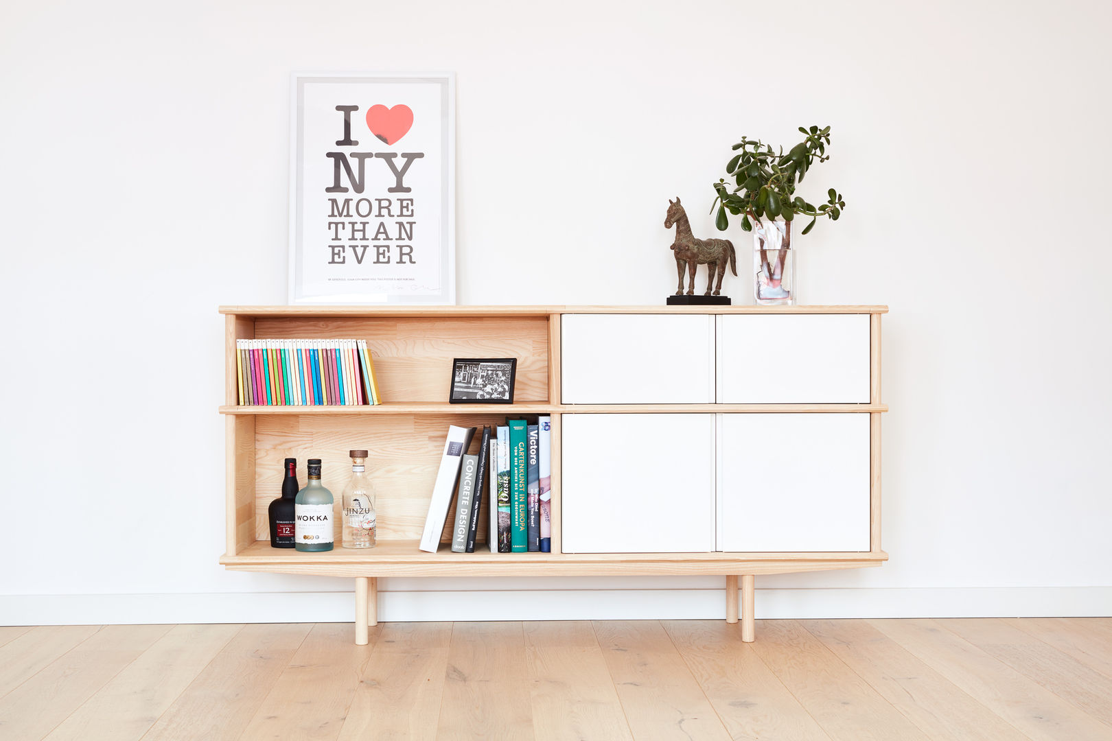 Modular, individuell, stylish: Sideboard aus Massivholz , Neuvonfrisch - Möbel und Accessoires Neuvonfrisch - Möbel und Accessoires Salones modernos Madera Acabado en madera Alacenas y cajoneras