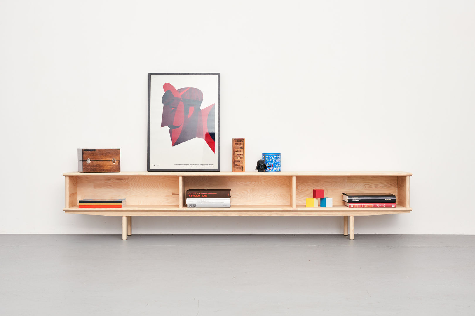 Modular, individuell, stylish: Sideboard aus Massivholz , Neuvonfrisch - Möbel und Accessoires Neuvonfrisch - Möbel und Accessoires Salas de estilo moderno Madera Acabado en madera Cajoneras