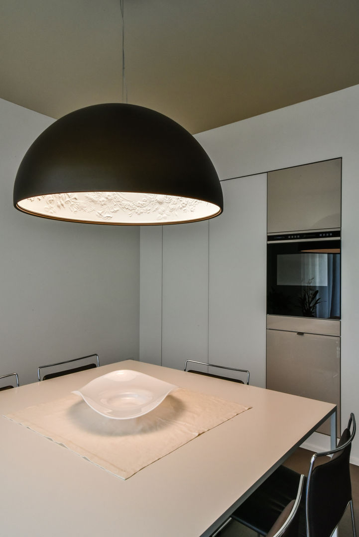 Ristrutturazione villa anni 70, Claude Petarlin Claude Petarlin Modern Kitchen