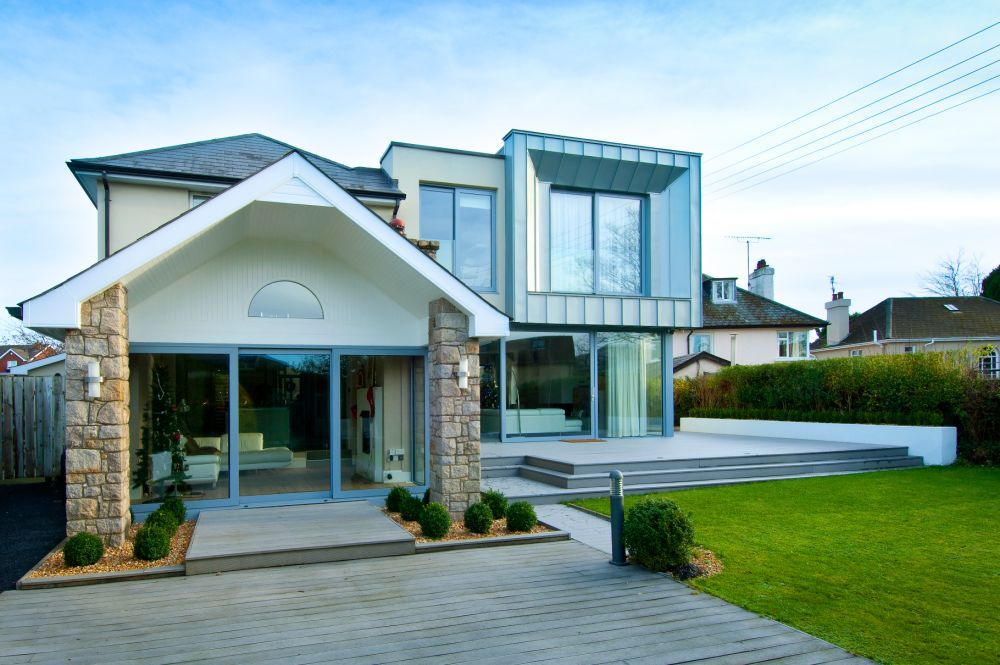 Flow of movement within dwelling improved due to spacious modern extension, Des Ewing Residential Architects Des Ewing Residential Architects Casas modernas