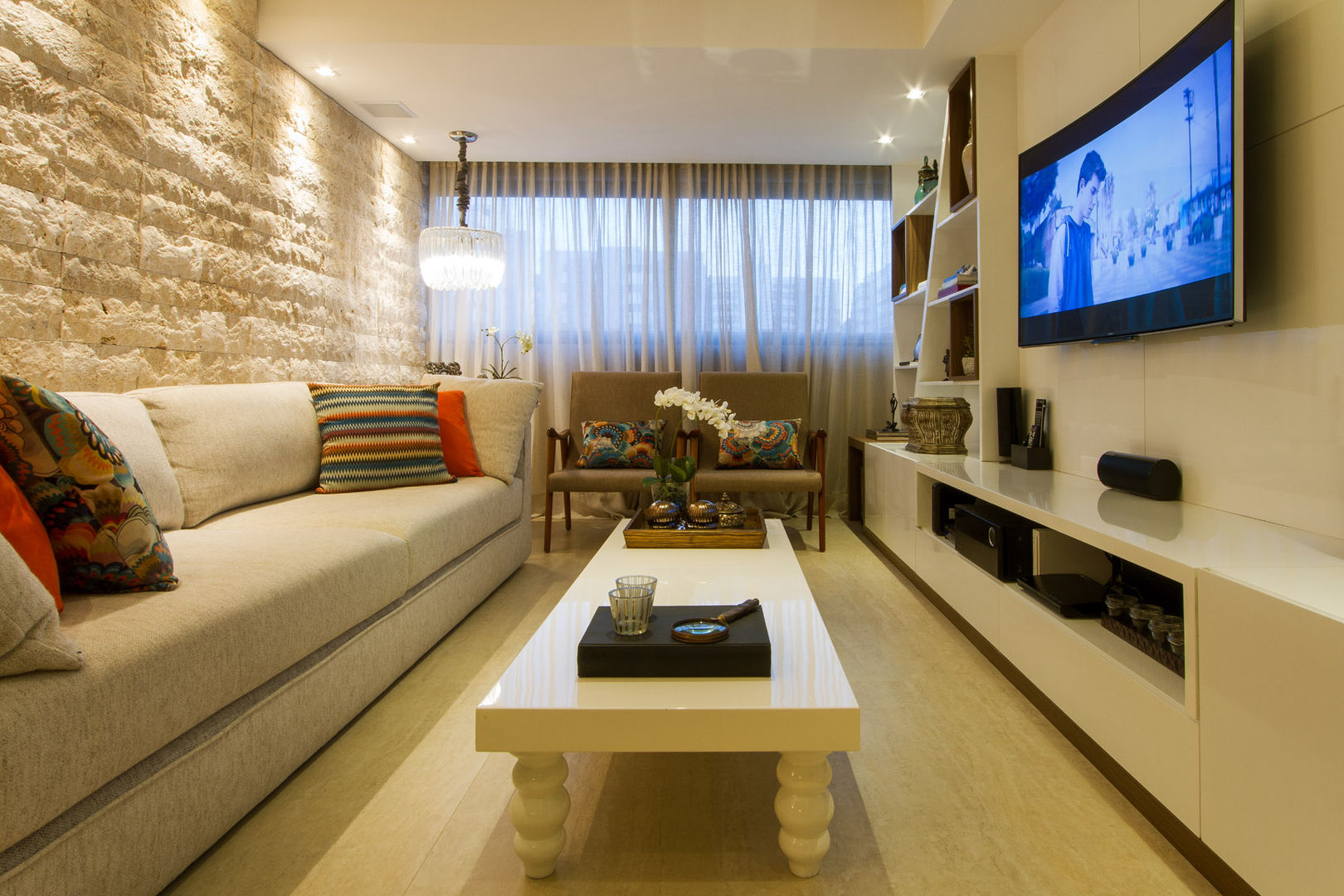 Apartamento com personalidade em Maceió Alagoas, Cris Nunes Arquiteta Cris Nunes Arquiteta ห้องนั่งเล่น ของตกแต่งและอุปกรณ์จิปาถะ