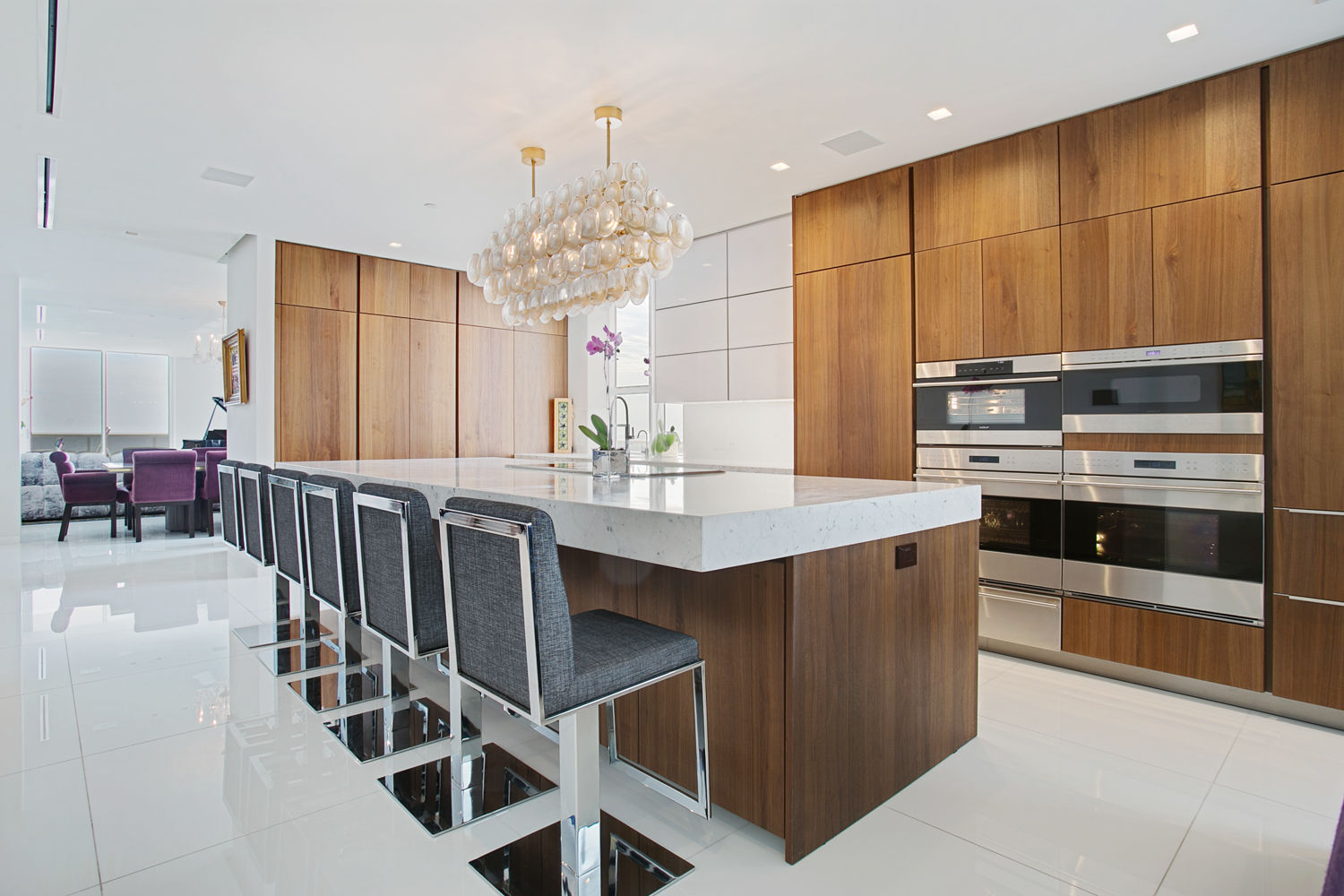 Collins Avenue Project Kitchen and Bathrooms, ALNO North America ALNO North America Nhà bếp phong cách hiện đại