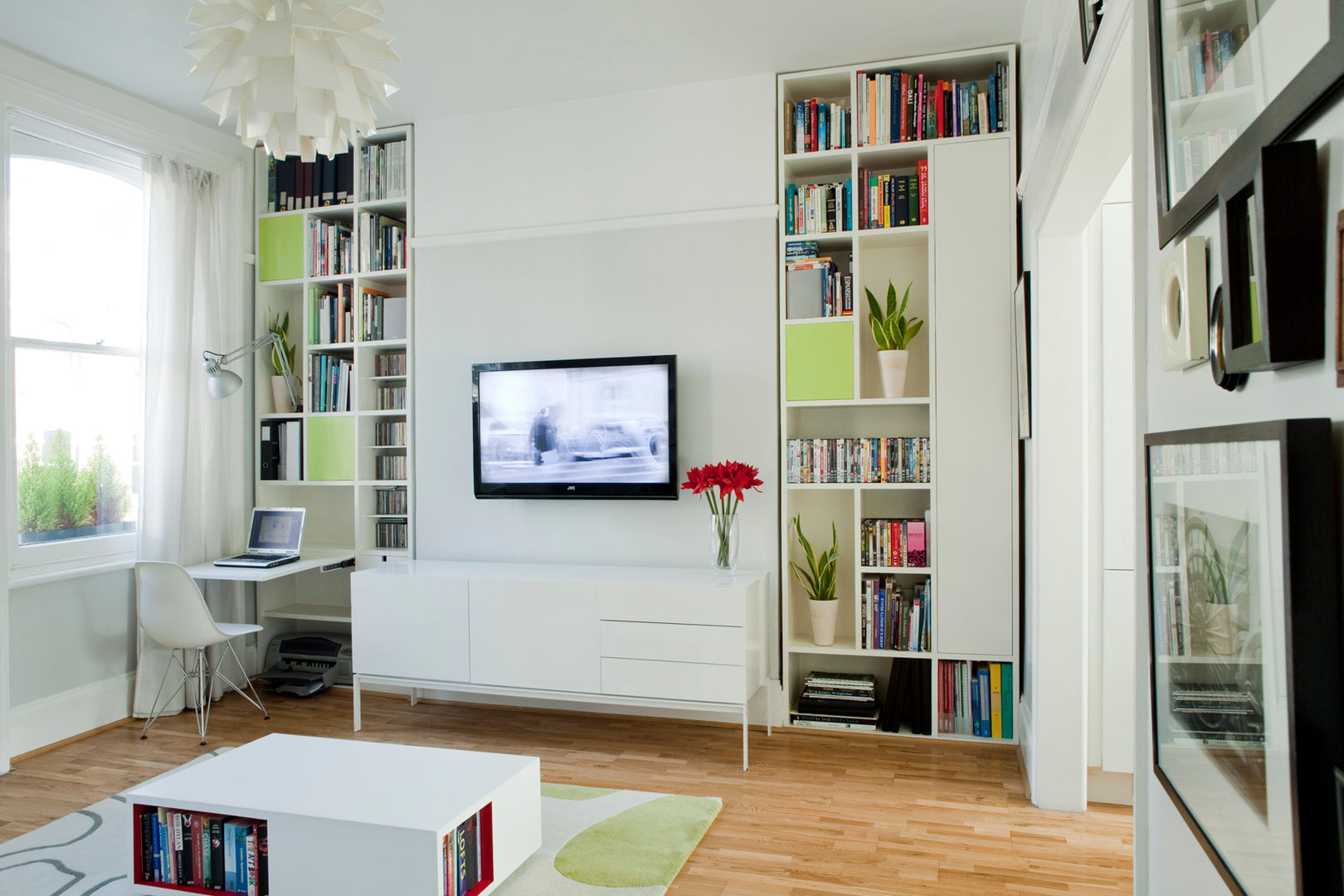 Living room Brosh Architects Moderne woonkamers