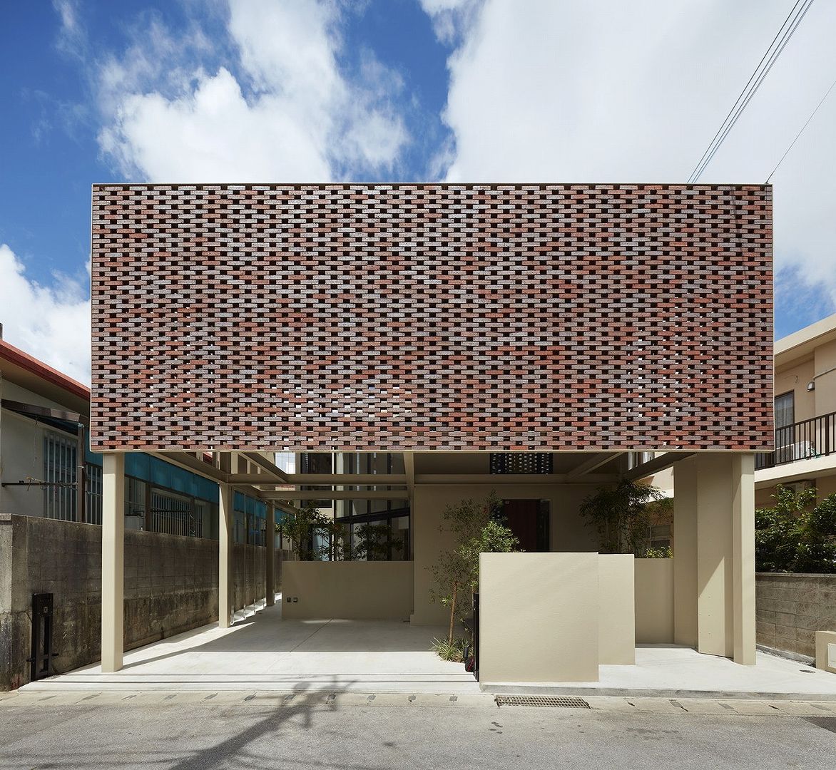 Om-house, 仲間郁代建築設計事務所株式会社（英名：IKUYO NAKAMA ARCHITECT ＆ ASSOCIATES） 仲間郁代建築設計事務所株式会社（英名：IKUYO NAKAMA ARCHITECT ＆ ASSOCIATES） Casas modernas