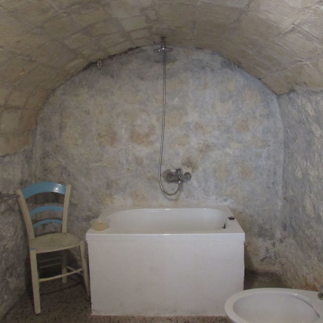 Relooking per un dammuso nella Val di Noto., Boite Maison Boite Maison Ванная в средиземноморском стиле