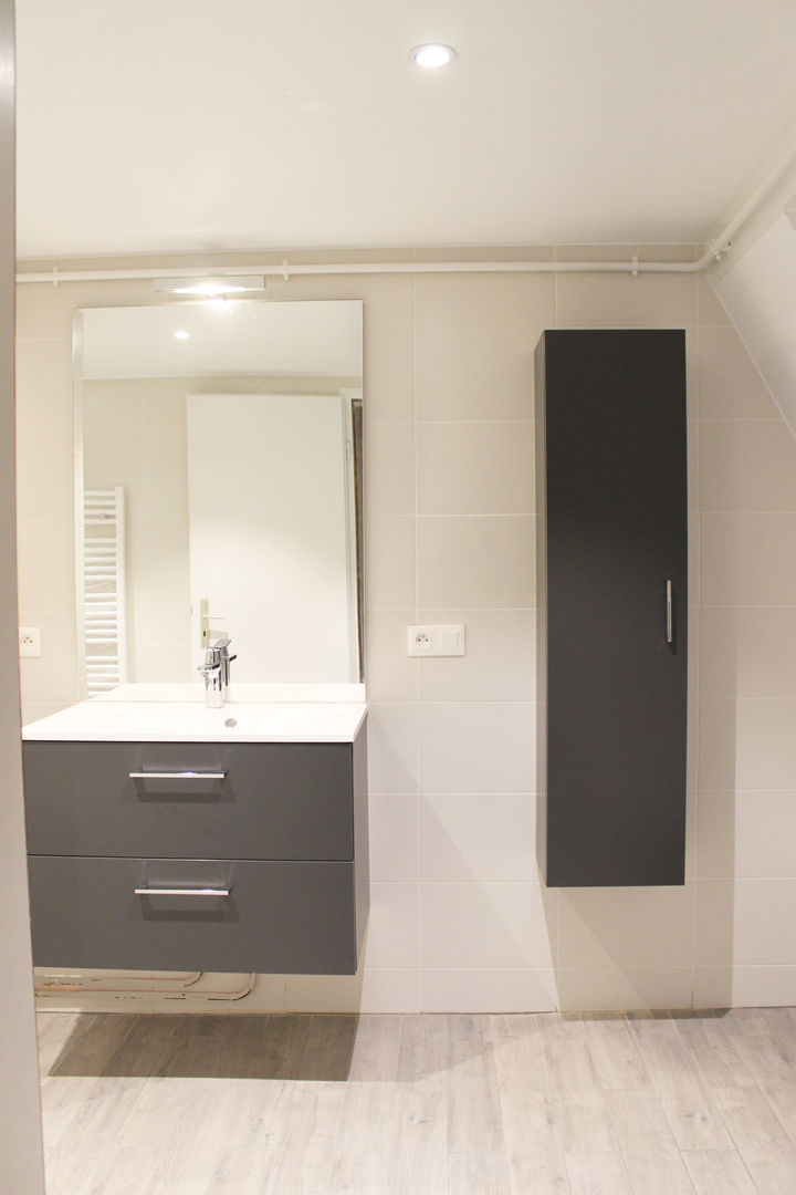 SALLE DE BAIN A STRASBOURG, Agence ADI-HOME Agence ADI-HOME Phòng tắm phong cách hiện đại Gỗ-nhựa composite