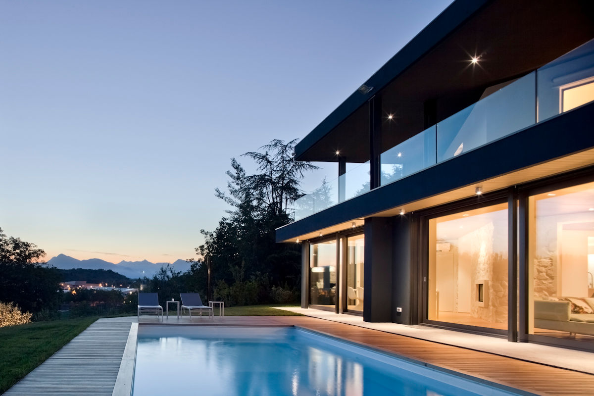 Villa in Collina: Una residenza privata situata alle pendici delle alpi Giulie, iarchitects iarchitects บ้านและที่อยู่อาศัย