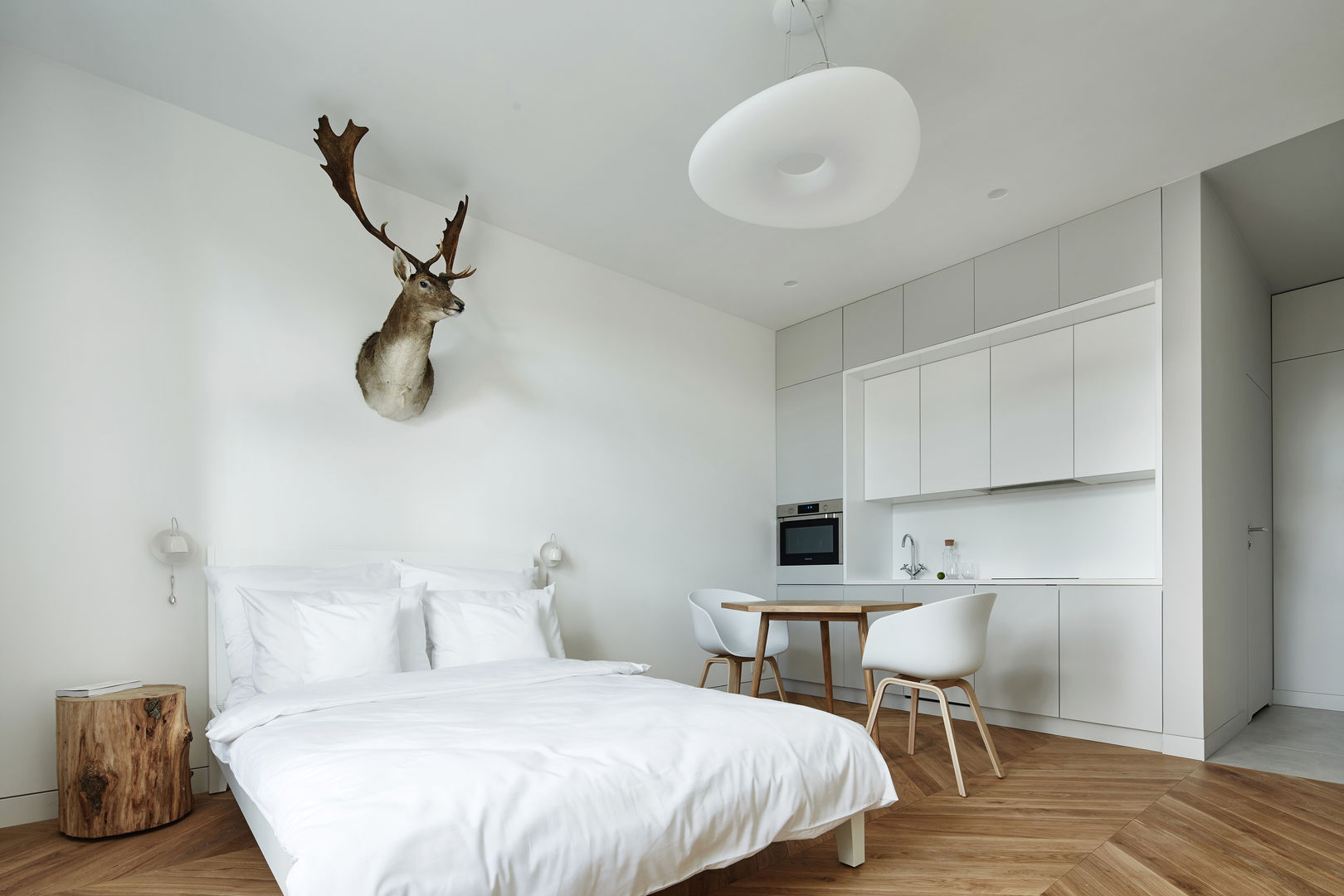 Daniel Apartment , BLACKHAUS BLACKHAUS Salas de estilo minimalista Madera Acabado en madera