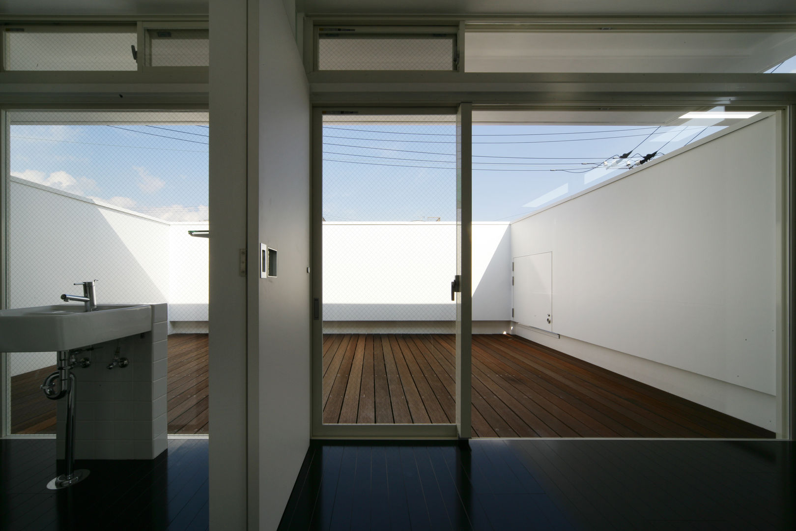 modern door Kenji Yanagawa Architect and Associates, Modern