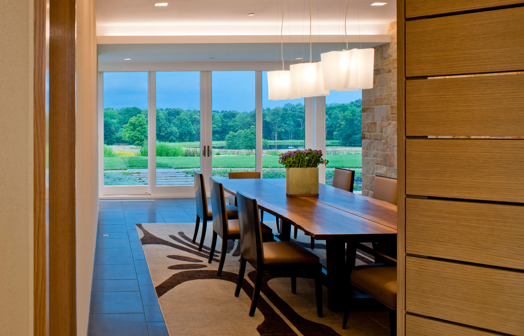 Catch & Release, Cunningham | Quill Architects Cunningham | Quill Architects Modern dining room