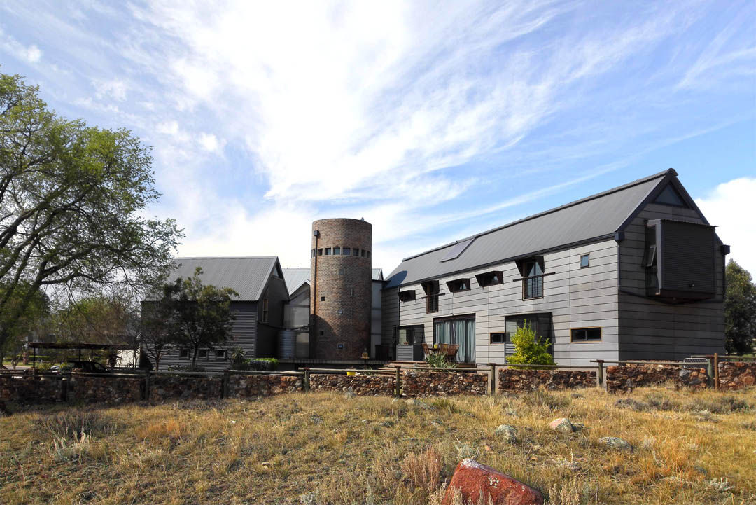 Barn House Strey Architects Country style house Wood-Plastic Composite Barn House,Strey Architects,Sustainable design,Light weight steel,Steel,Cladding,Green,Passive design