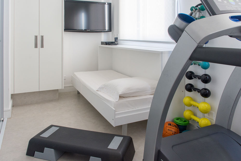 Apartamento Itaim Bibi/SP, Renata Romeiro Interiores Renata Romeiro Interiores Gym ربڑ