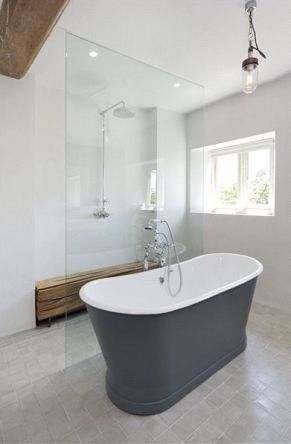 Stones Farm Bathroom My-Studio Ltd Banheiros campestres Azulejo bathroom,rustic,country,contemporary,exposed beams,mosaic tile floor,freestanding bath,family bathroom