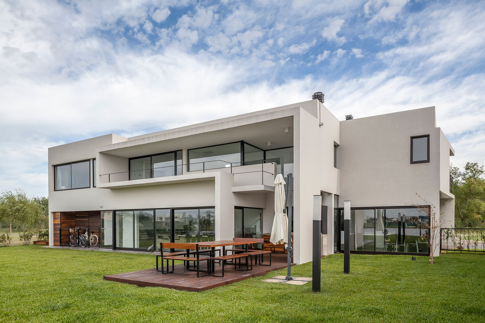 Casa San Benito Besonías Almeida arquitectos Casas modernas: Ideas, imágenes y decoración Hormigón