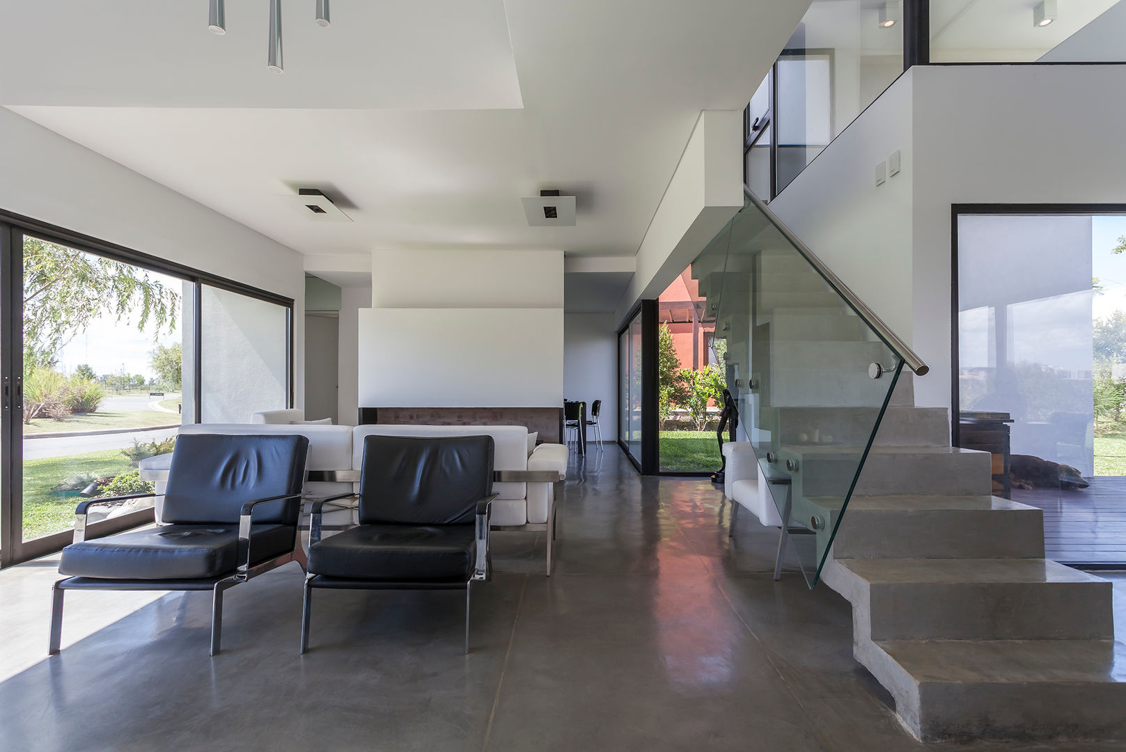 Casa San Benito Besonías Almeida arquitectos Livings modernos: Ideas, imágenes y decoración Hormigón