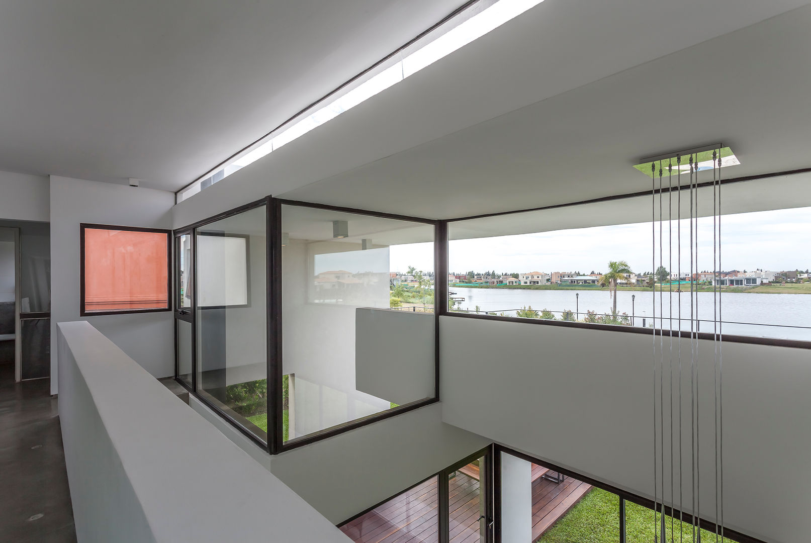 Casa San Benito Besonías Almeida arquitectos Pasillos, vestíbulos y escaleras modernos Vidrio