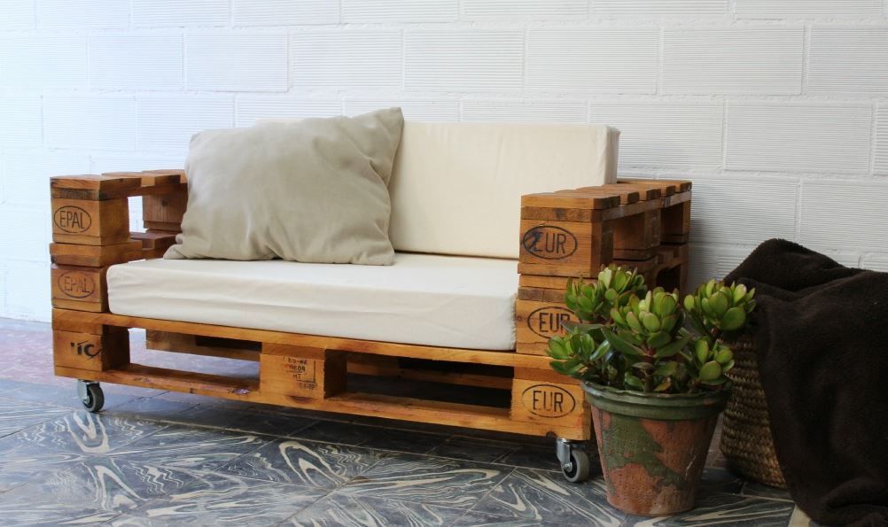 SILLON MOD. KIEV, Pequeños Proyectos Pequeños Proyectos Living room Wood Wood effect Sofas & armchairs