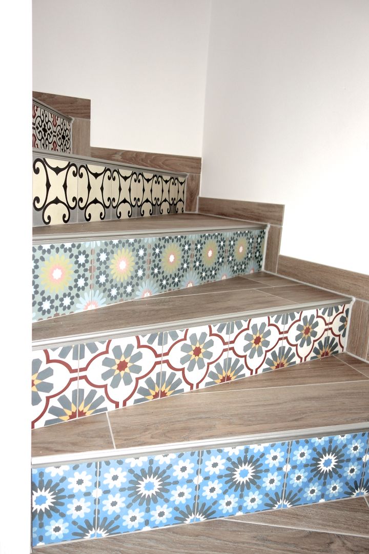 homify Mediterranean style corridor, hallway and stairs Tiles