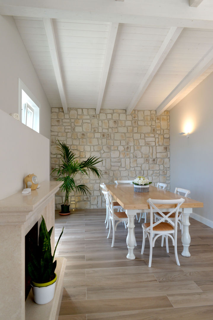 casa Mast, yesHome yesHome Comedores de estilo mediterráneo